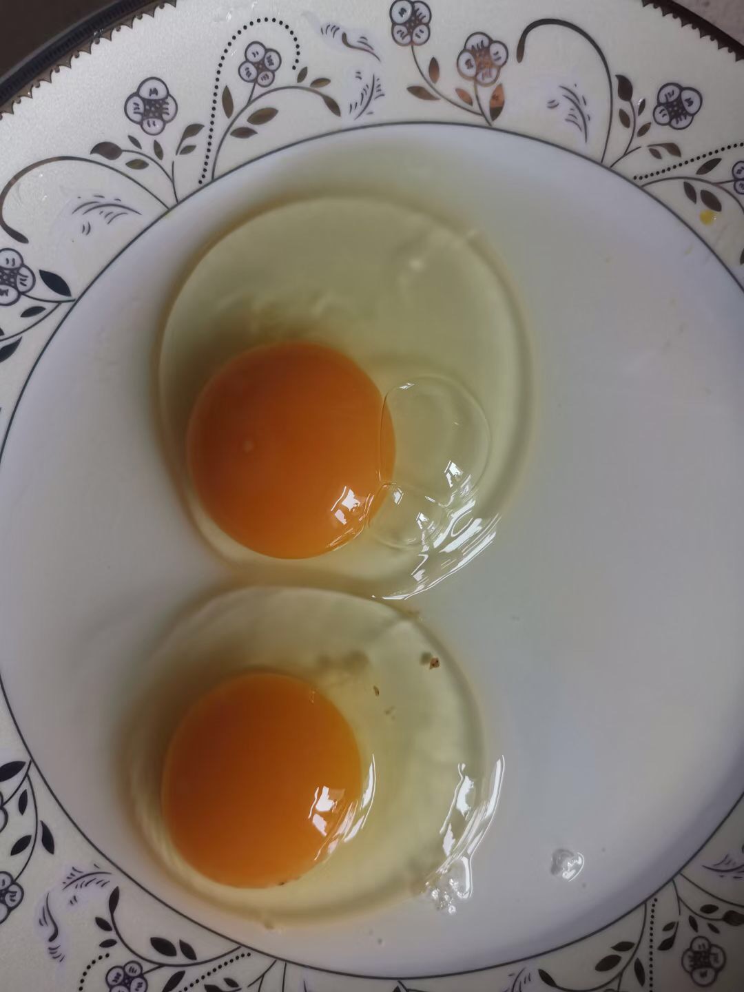 養(yǎng)雞添加泰西農(nóng)牧蛋雞辣椒專(zhuān)用油粉蛋殼厚蛋黃大蛋清粘稠